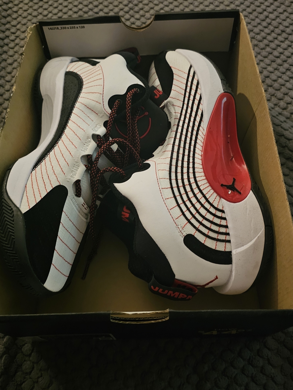 The Jordan Jumpman 2021 pairs responsive Zoom Air